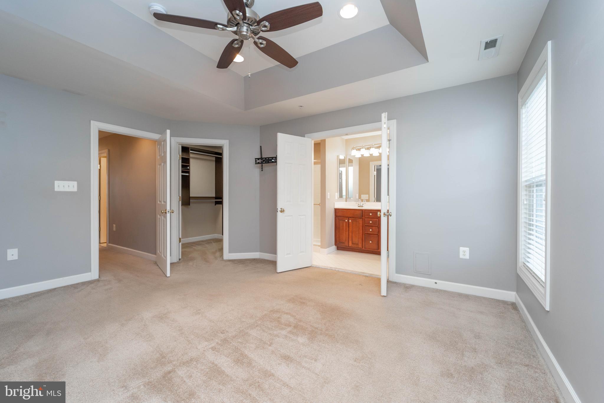 321 Bulwark Alley Annapolis, MD 21401 - Photo 29 of 58 an empty room with closet and windows