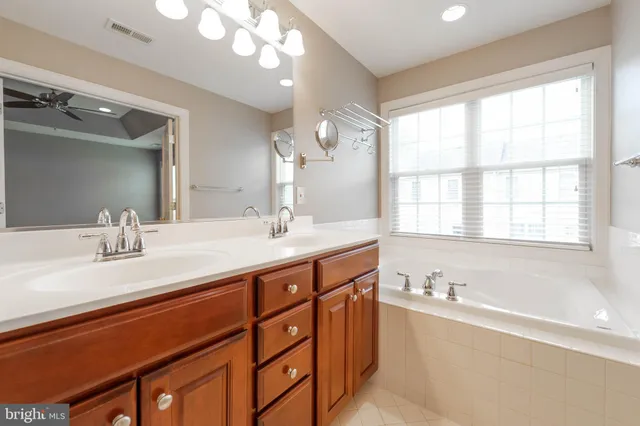 $590,000 | 321 Bulwark Alley, Annapolis, MD 21401