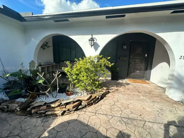 $750,000 | 2827 McKinley Street, Hollywood, FL 33020