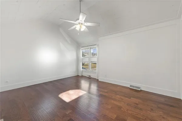 $399,900 | 4070 Southwest Lido Drive, Lee's Summit, MO 64082