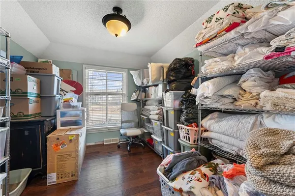$399,900 | 4070 Southwest Lido Drive, Lee's Summit, MO 64082