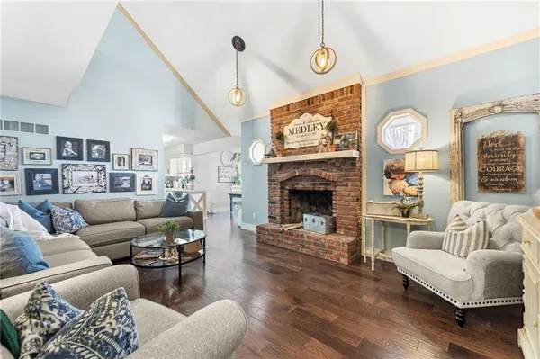 $399,900 | 4070 Southwest Lido Drive, Lee's Summit, MO 64082