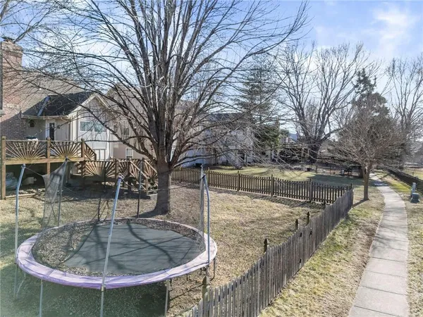$399,900 | 4070 Southwest Lido Drive, Lee's Summit, MO 64082