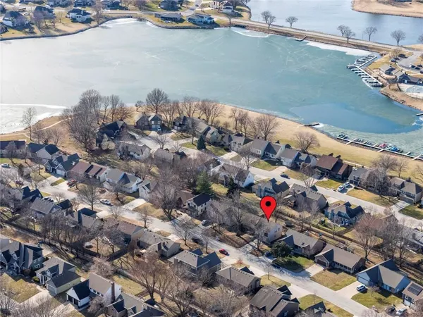 $399,900 | 4070 Southwest Lido Drive, Lee's Summit, MO 64082