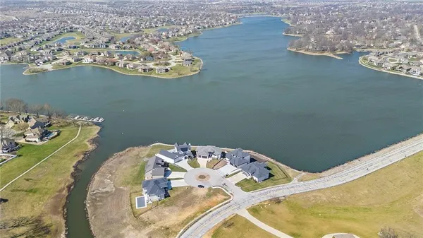$399,900 | 4070 Southwest Lido Drive, Lee's Summit, MO 64082