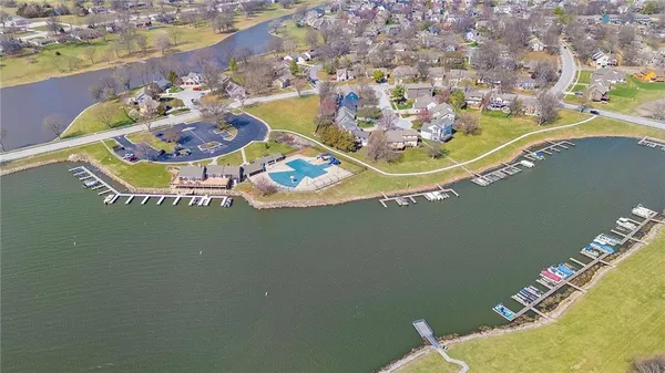 $399,900 | 4070 Southwest Lido Drive, Lee's Summit, MO 64082