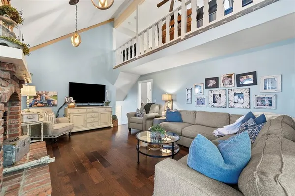 $399,900 | 4070 Southwest Lido Drive, Lee's Summit, MO 64082