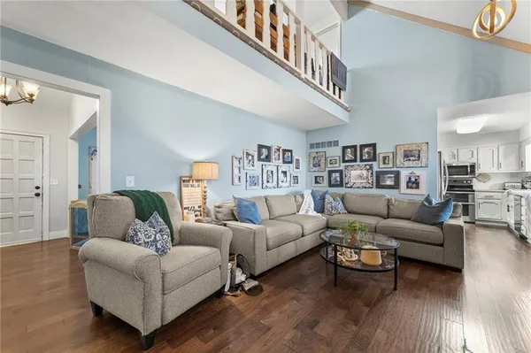 $399,900 | 4070 Southwest Lido Drive, Lee's Summit, MO 64082