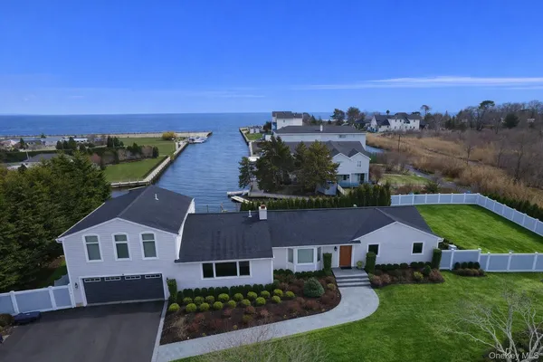 $2,750,000 | 18 Matilda Court, Bayport, NY 11705