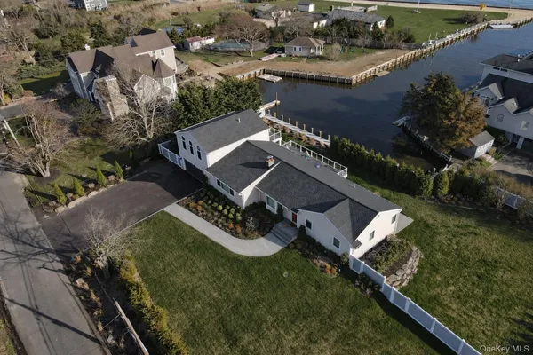 $2,750,000 | 18 Matilda Court, Bayport, NY 11705