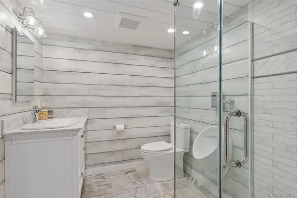 $2,750,000 | 18 Matilda Court, Bayport, NY 11705