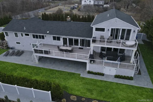 $2,750,000 | 18 Matilda Court, Bayport, NY 11705