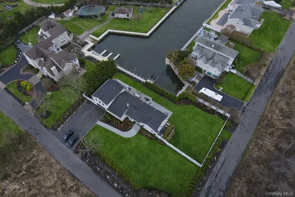 $2,750,000 | 18 Matilda Court, Bayport, NY 11705