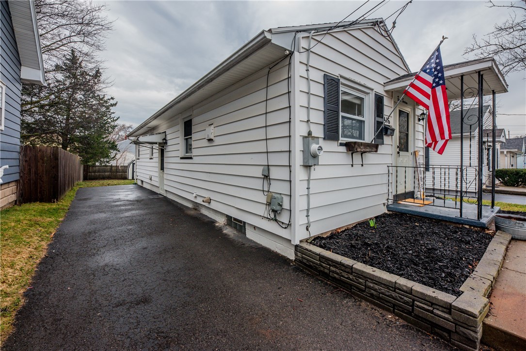 416 West Spruce Street East Rochester, NY 14445 - Photo 3 of 34 Exterior driveway