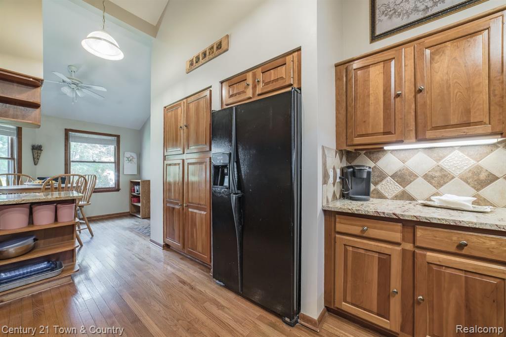 8763 Ellis Road Clarkston, MI 48348 - Photo 14 of 52