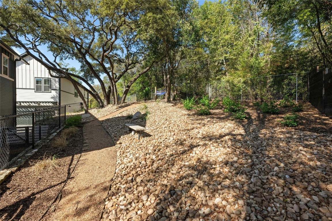 3809 Valley View Road, Unit 19 Austin, TX 78704 - Photo 29 of 30
