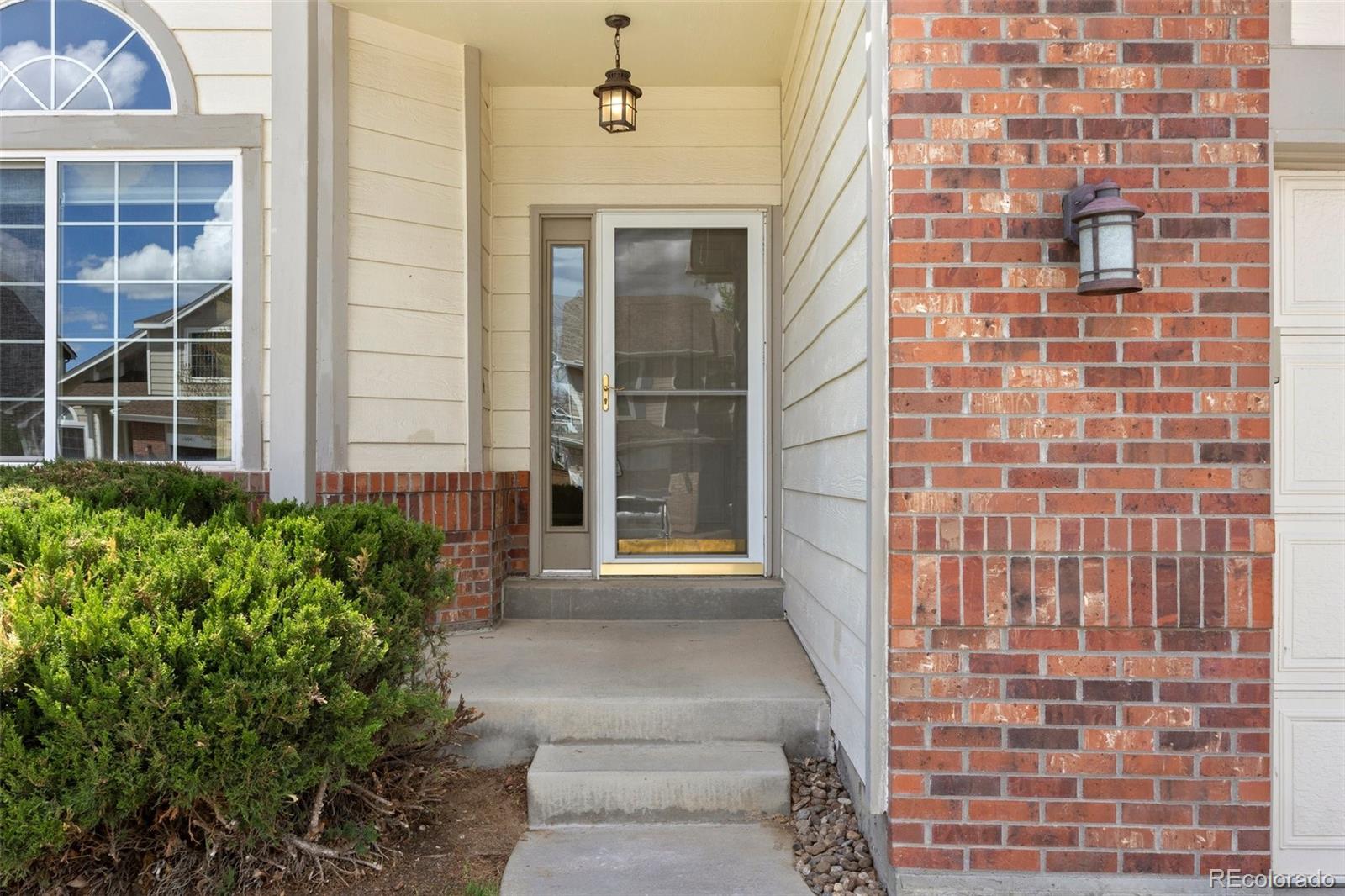 8985 Edgewood Lane Highlands Ranch, CO 80130 - Photo 5 of 45 Gallery Image 5