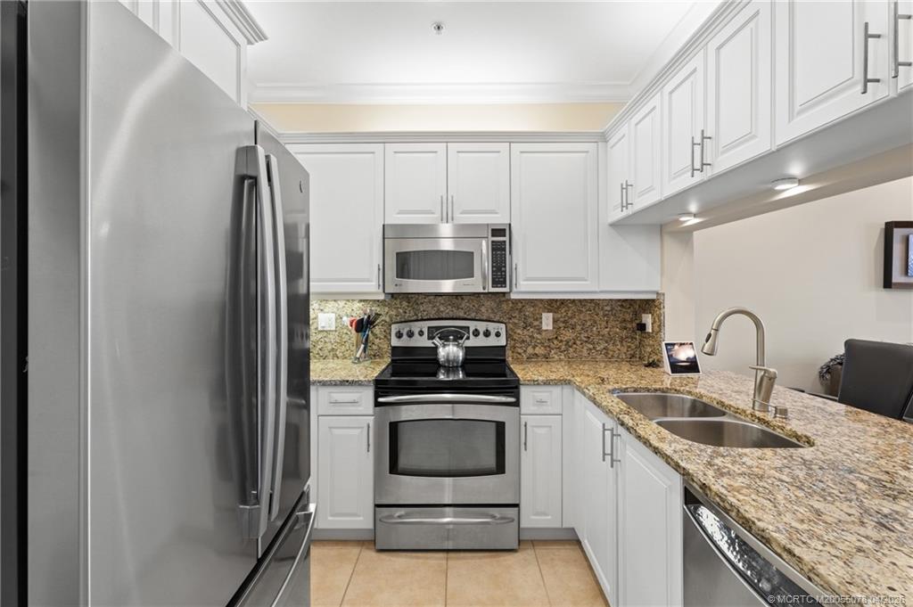 1560 Island Cove Road Fort Pierce, FL 34949 - Photo 11 of 41