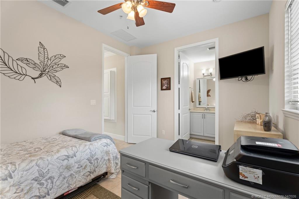 1560 Island Cove Road Fort Pierce, FL 34949 - Photo 13 of 41 Guest Ensuite on Main Level