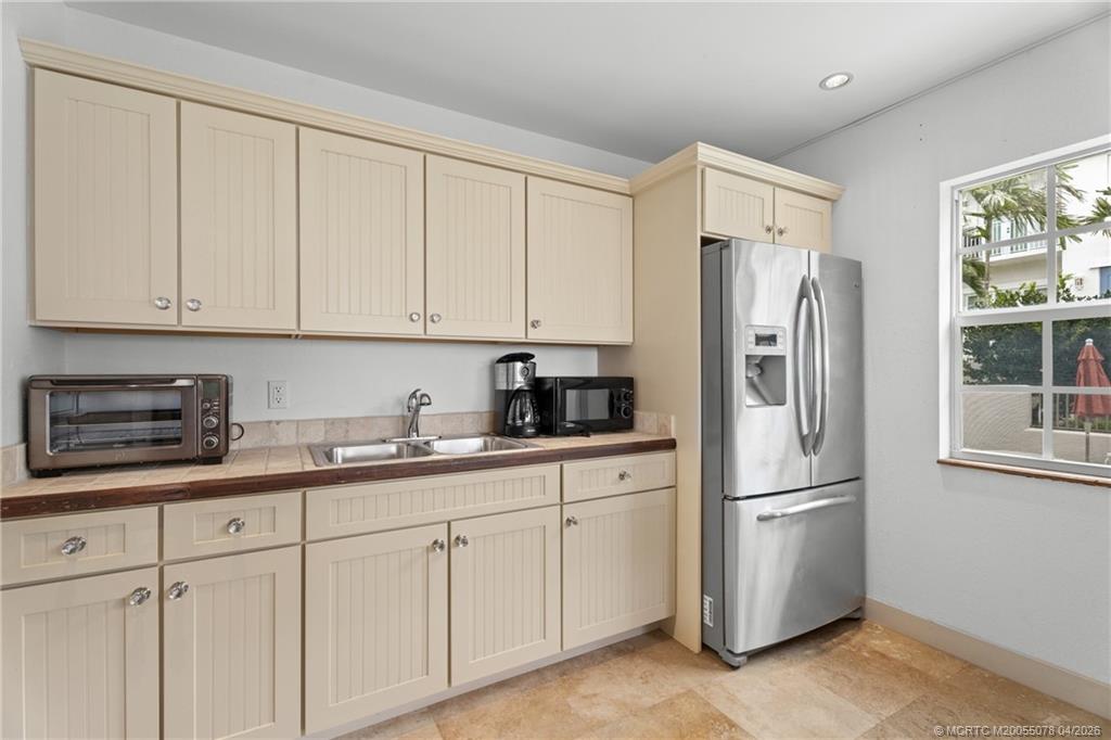 1560 Island Cove Road Fort Pierce, FL 34949 - Photo 32 of 41 Clubhouse Kitchen