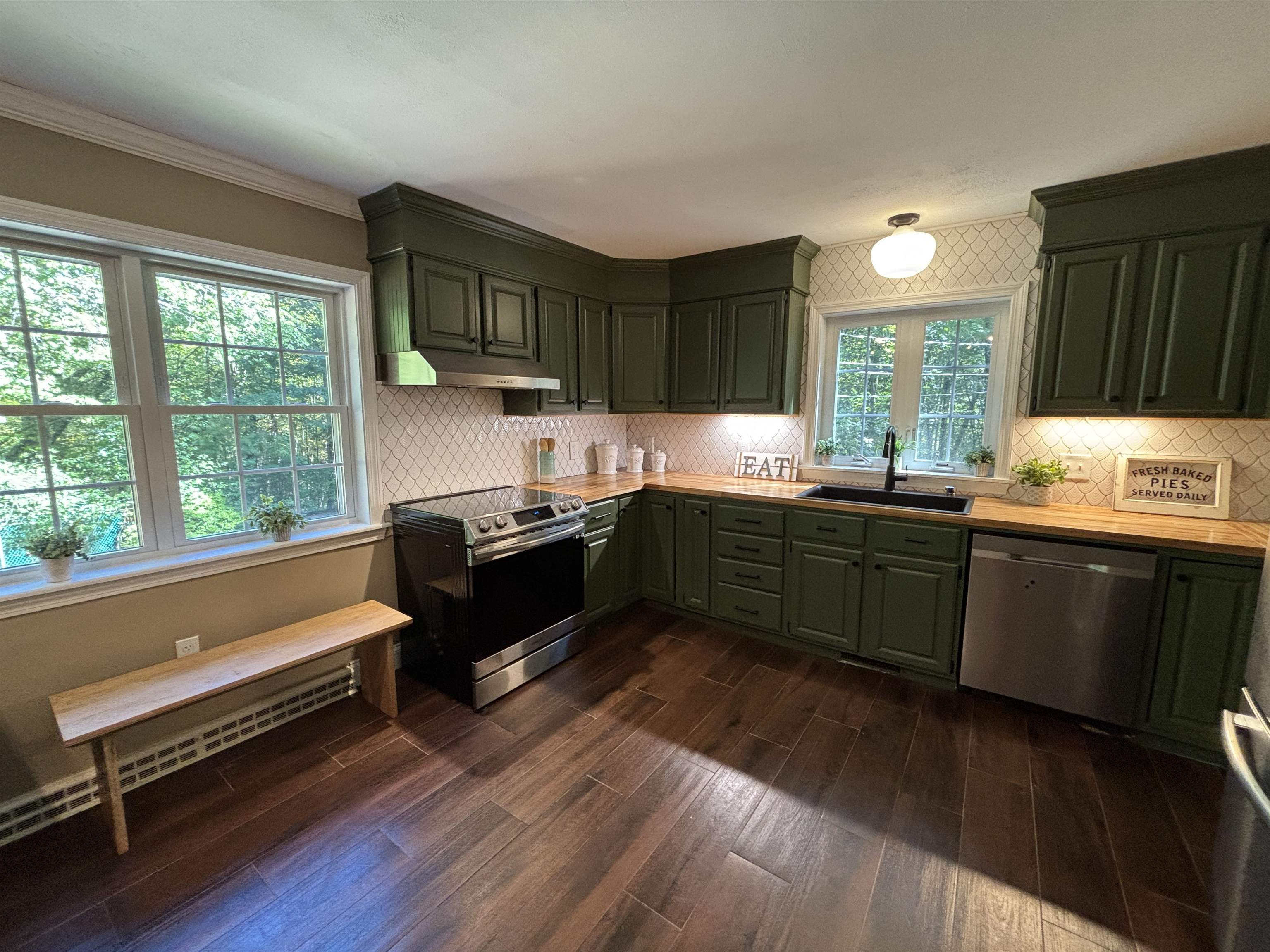 38 Piscataqua Road Dover, NH 03820 - Photo 15 of 47