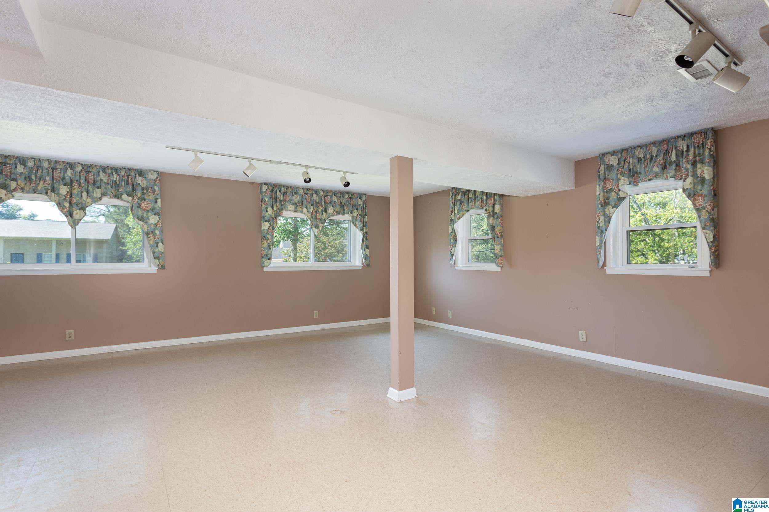 4105 Cloverdale Road Anniston, AL 36207 - Photo 15 of 36