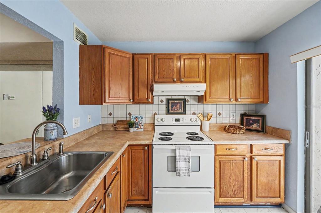 2095 Sunset Point Road, Unit 1904 Clearwater, FL 33765 - Photo 8 of 15