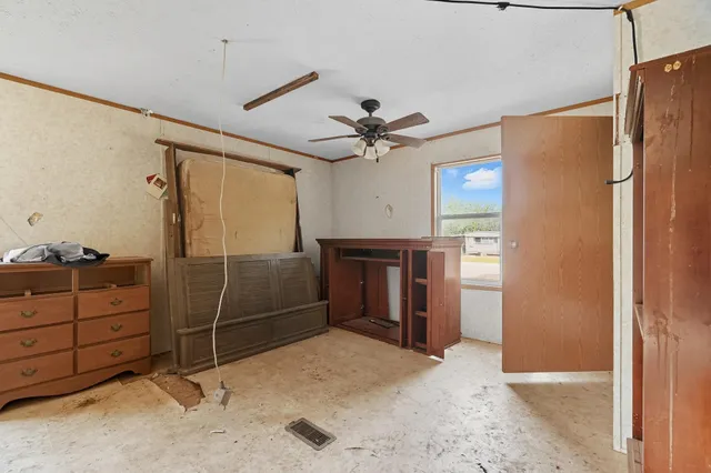 a view of a storage & utility room