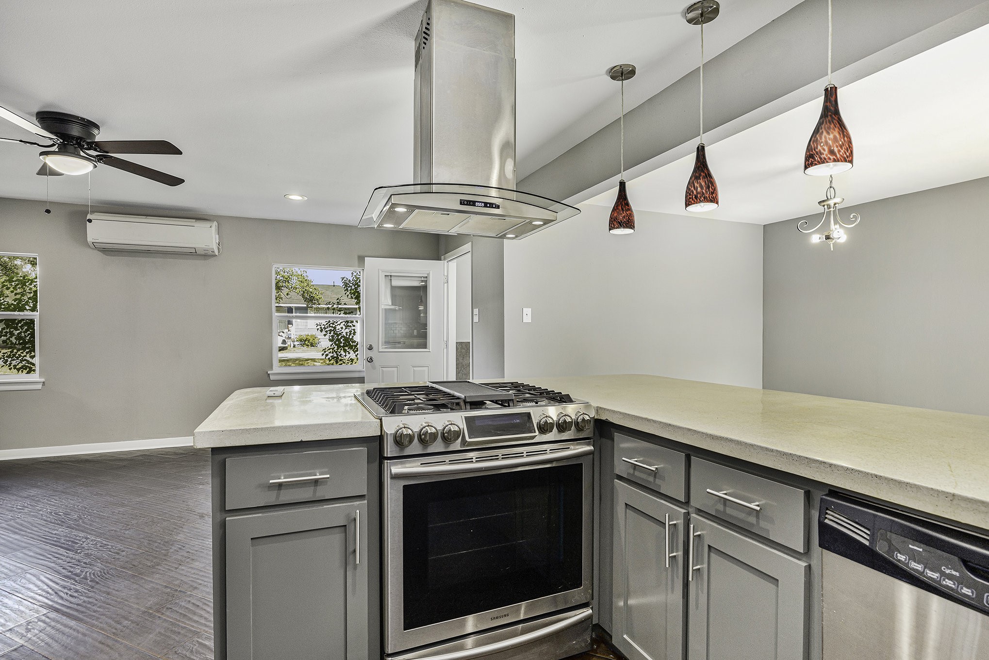 2902 Helberg Road Houston, TX 77092 - Photo 13 of 20 Gallery Image 13
