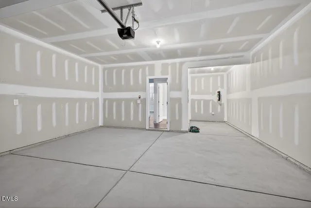 $1,925 | 586 Barrington Row Avenue, Zebulon, NC 27597