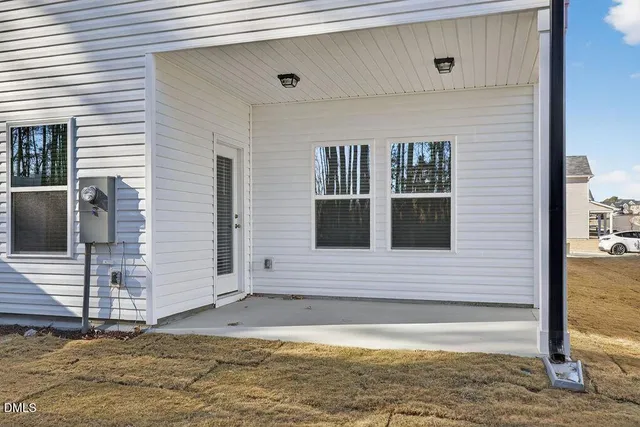 $1,925 | 586 Barrington Row Avenue, Zebulon, NC 27597