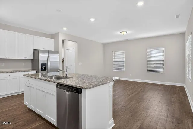 $1,925 | 586 Barrington Row Avenue, Zebulon, NC 27597