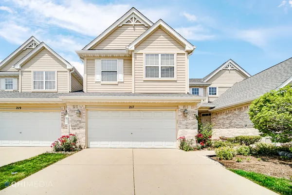 $3,100 | 217 Wimbledon Place, Bloomingdale, IL 60108