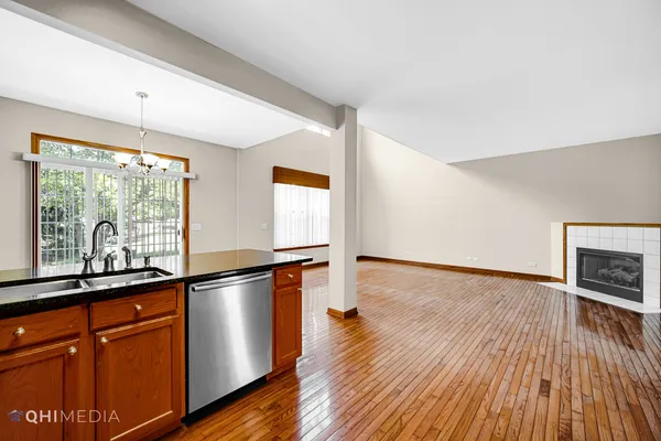 $3,100 | 217 Wimbledon Place, Bloomingdale, IL 60108