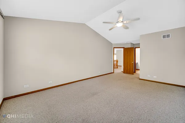 $3,100 | 217 Wimbledon Place, Bloomingdale, IL 60108