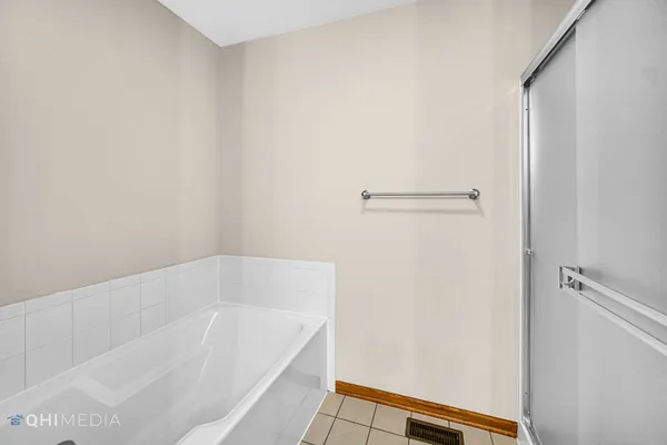 $3,100 | 217 Wimbledon Place, Bloomingdale, IL 60108
