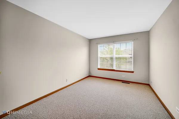 $3,100 | 217 Wimbledon Place, Bloomingdale, IL 60108