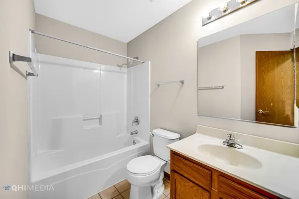 $3,100 | 217 Wimbledon Place, Bloomingdale, IL 60108