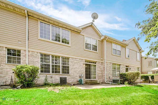 $3,100 | 217 Wimbledon Place, Bloomingdale, IL 60108