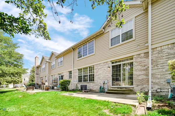 $3,100 | 217 Wimbledon Place, Bloomingdale, IL 60108