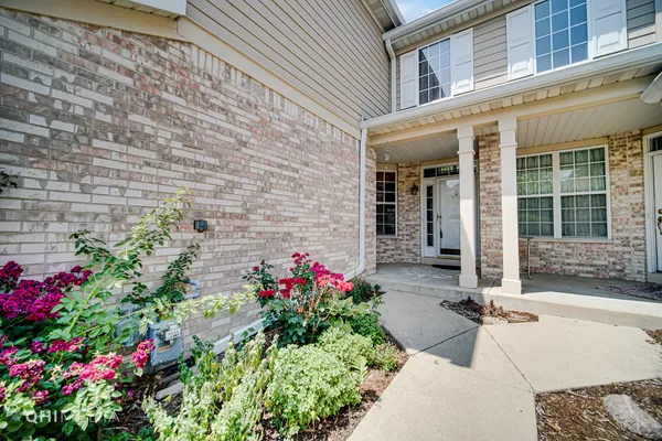 $3,100 | 217 Wimbledon Place, Bloomingdale, IL 60108