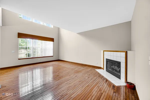 $3,100 | 217 Wimbledon Place, Bloomingdale, IL 60108