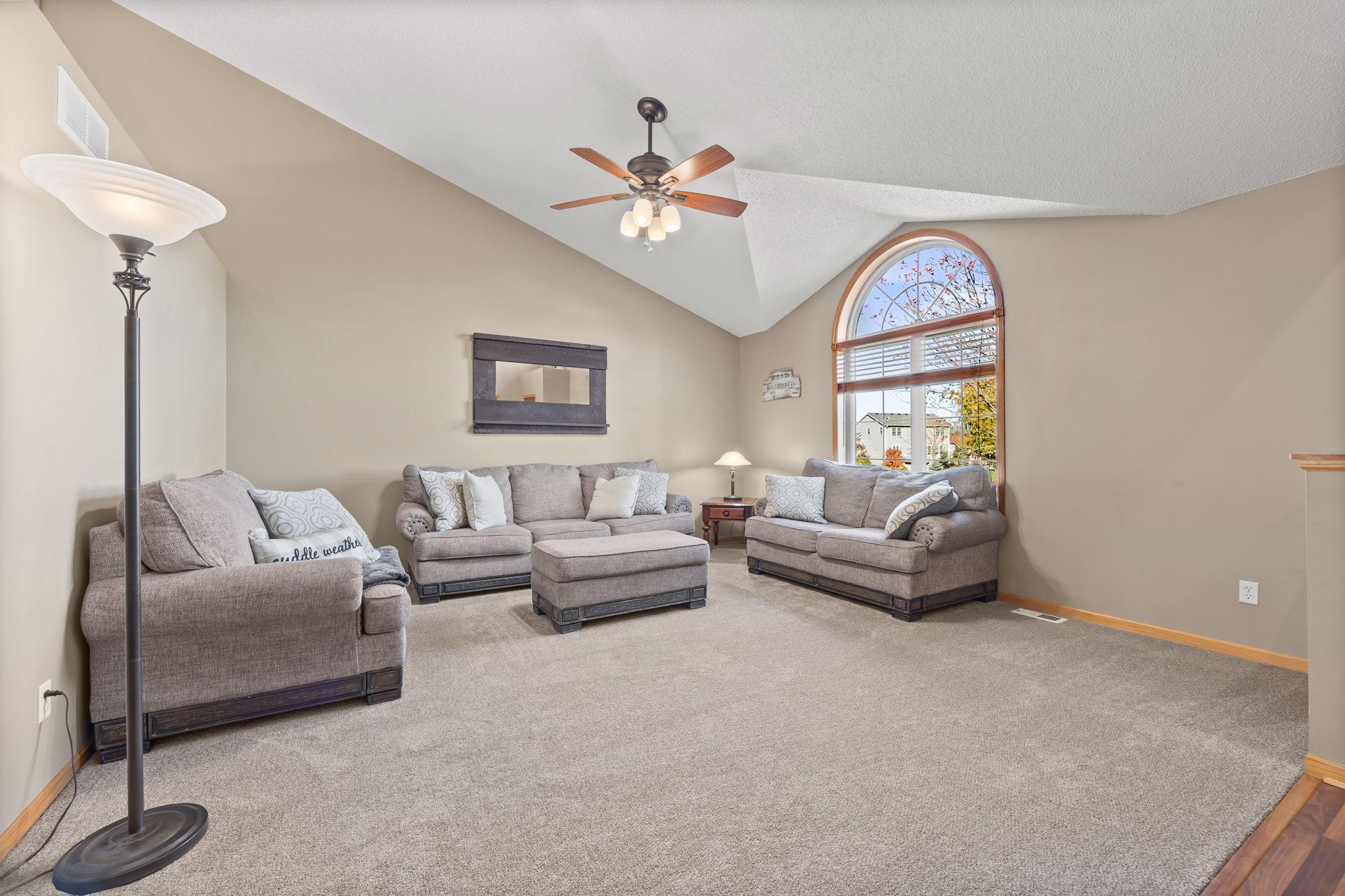 301 3rd Street Southwest Delano, MN 55328 - Photo 6 of 32