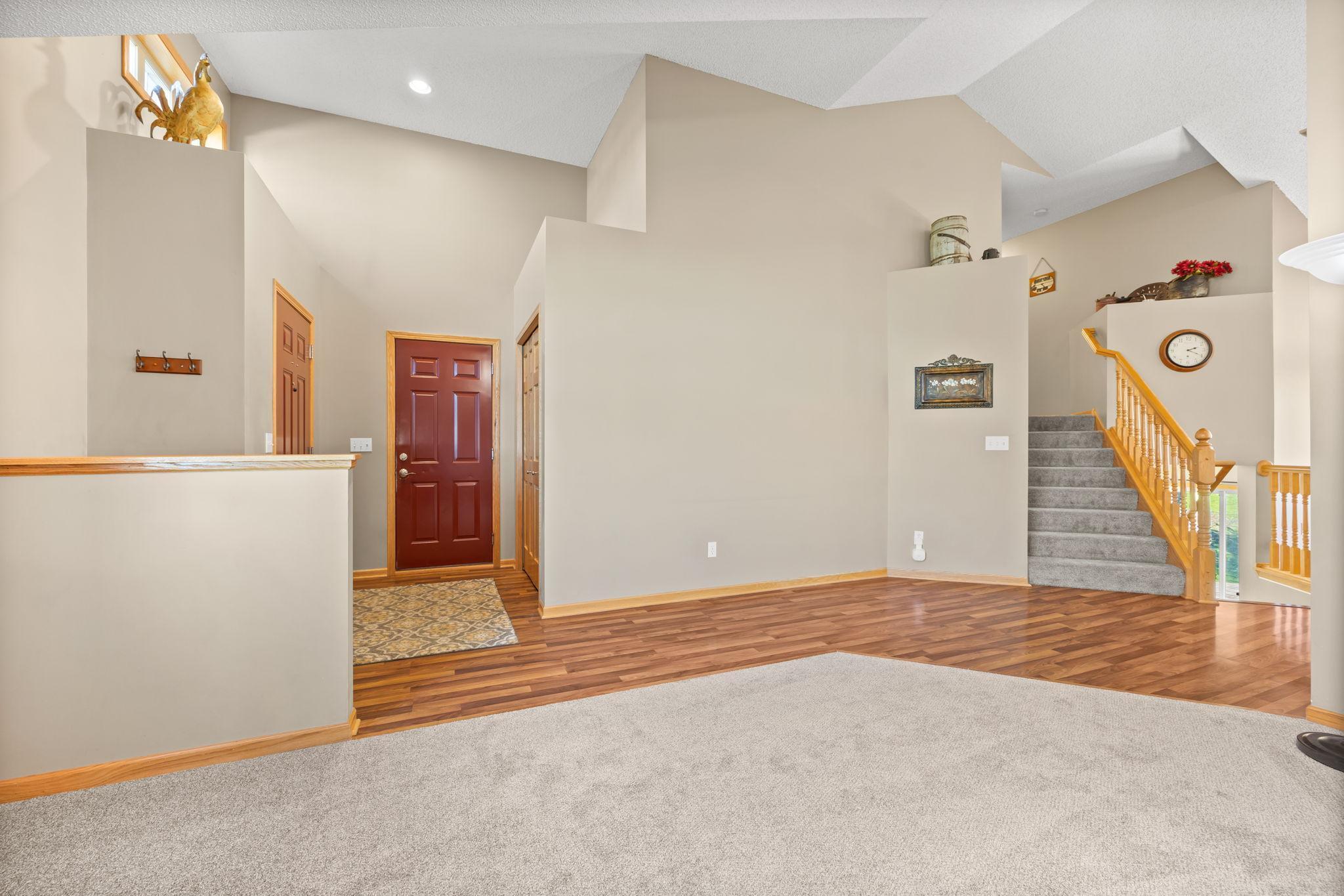 301 3rd Street Southwest Delano, MN 55328 - Photo 8 of 32