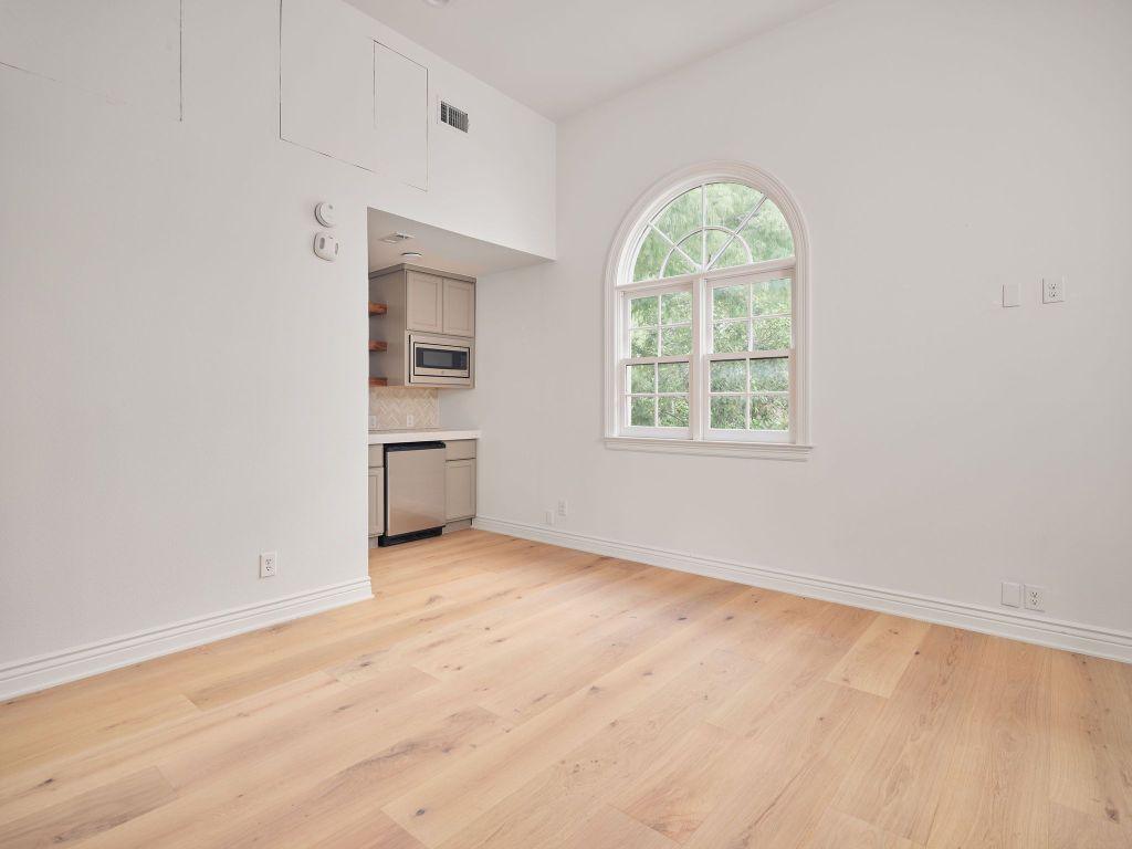 13 Niles Road Austin, TX 78703 - Photo 36 of 40 an empty room with a window