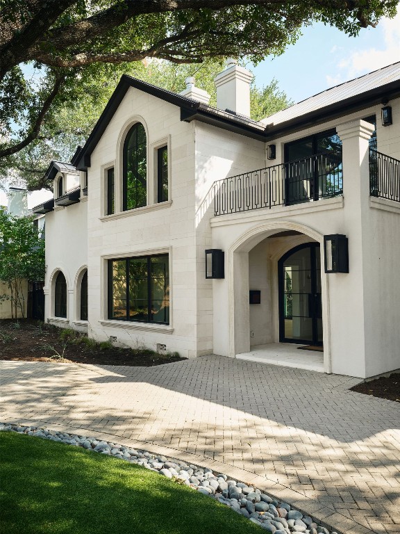 13 Niles Road Austin, TX 78703 - Photo 5 of 40 a front view of a house with a yard
