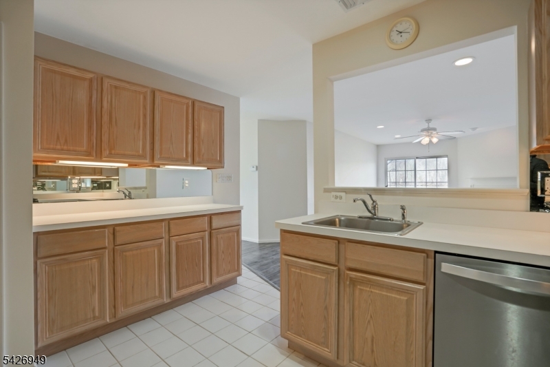 16 Lagoon Way Ledgewood, NJ 07852 - Photo 17 of 37