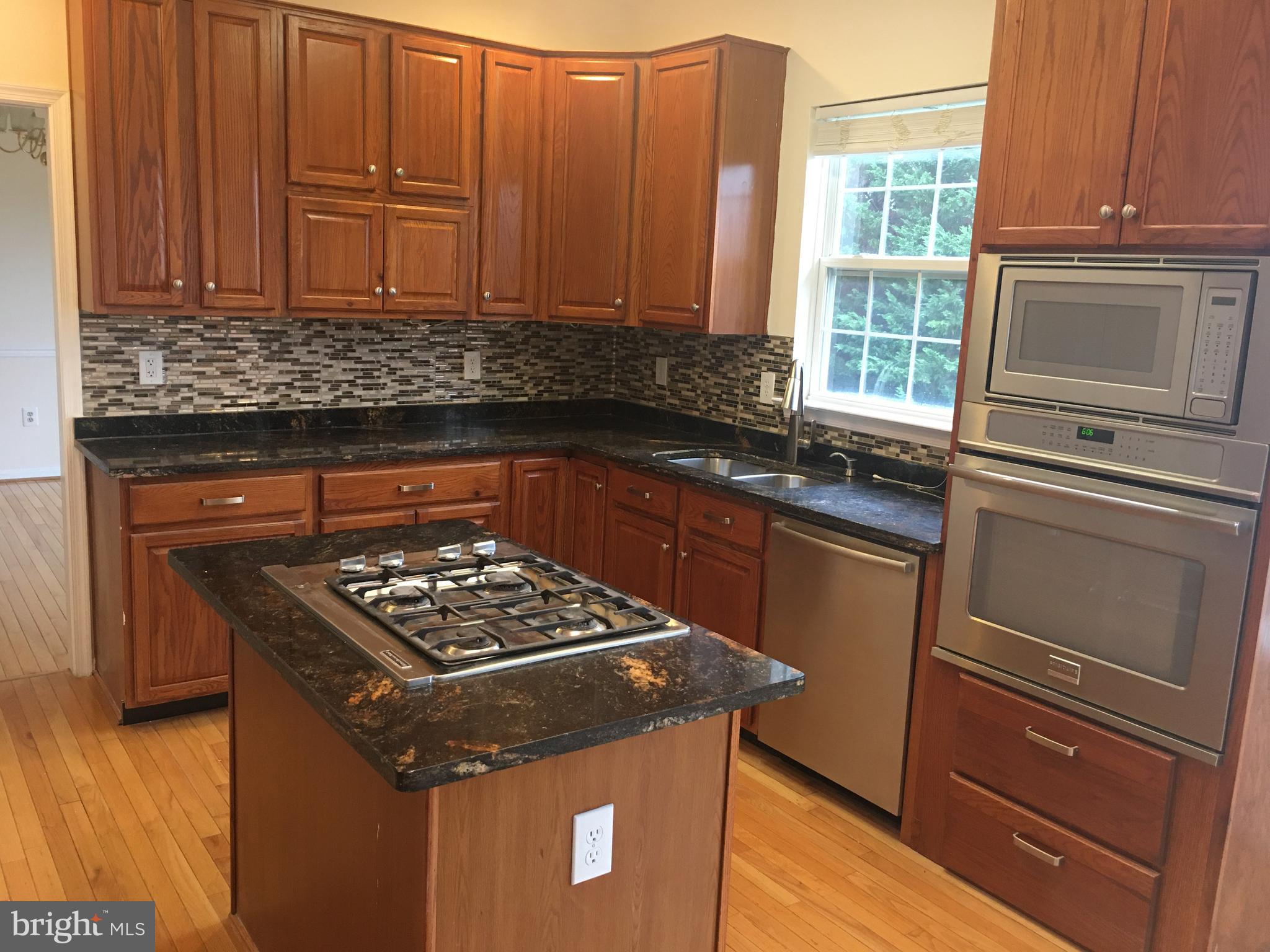 13902 Rockingham Road Germantown, MD 20874 - Photo 4 of 22 Gallery Image 4