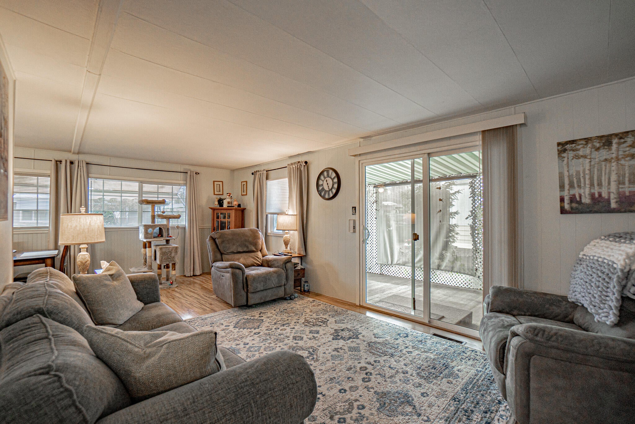 2252 Table Rock Road, Unit SPC 76 Medford, OR 97501 - Photo 3 of 26 3 Living Room