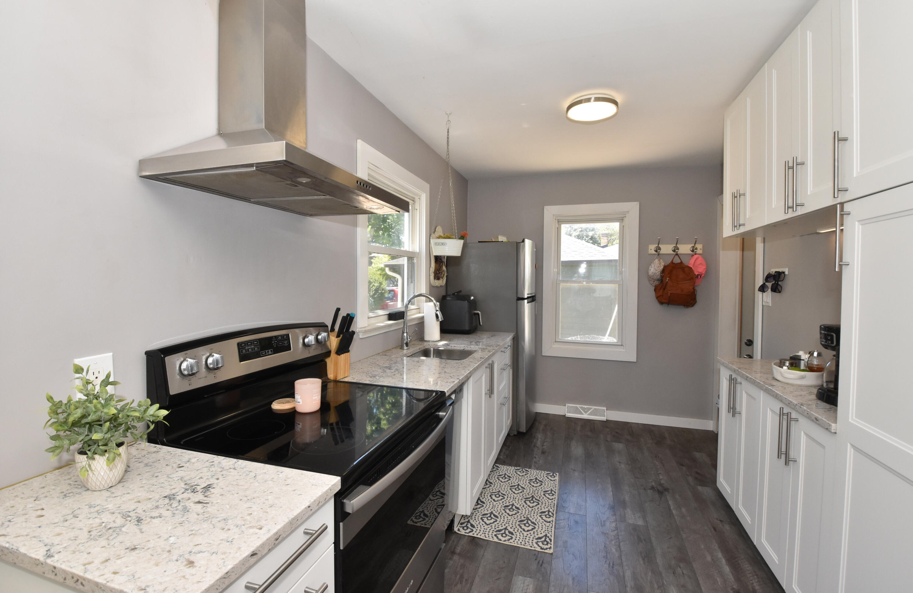 2030 Webster Street Racine, WI 53403 - Photo 7 of 32 Kitchen